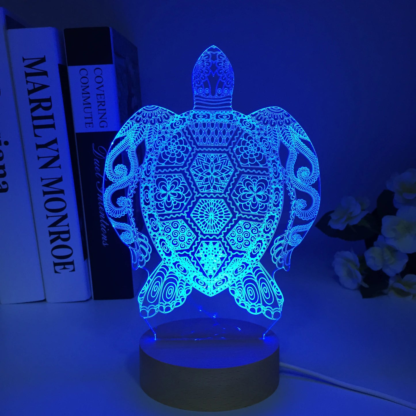 Veilleuse tortue de mer dans un bureau