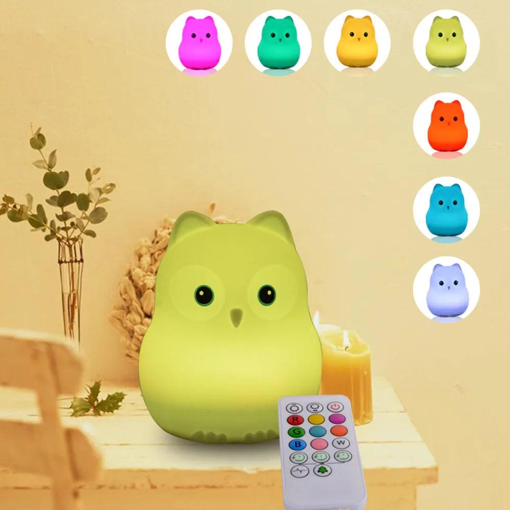 Veilleuse lapin silicone dans un bureau