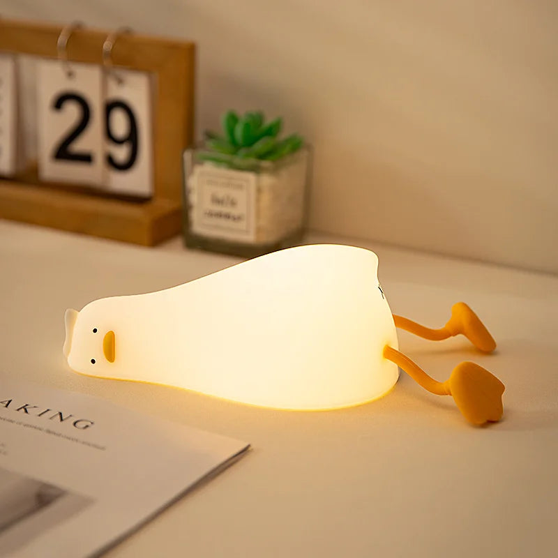 veilleuse panda led en silicone dans un bureau