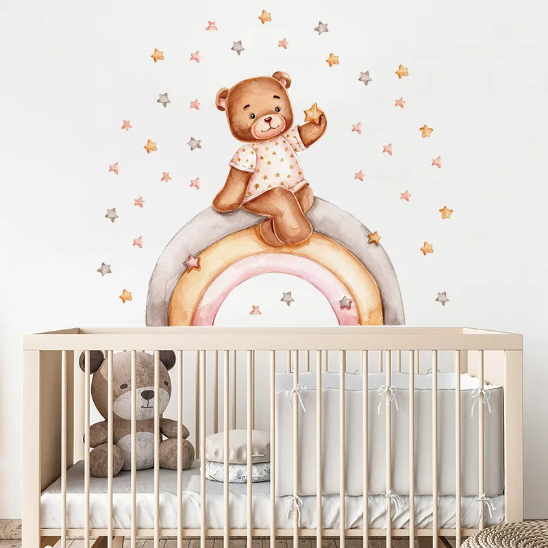 veilleuse lune et ourson dans une chambre du bébé