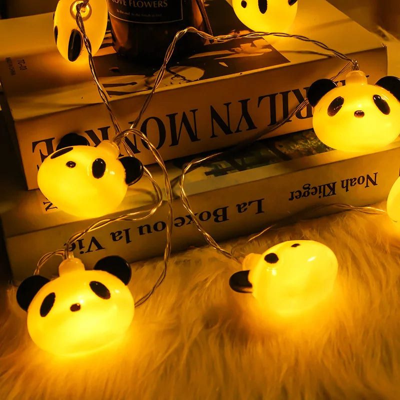 veilleuse panda lumineuse dans un bureau