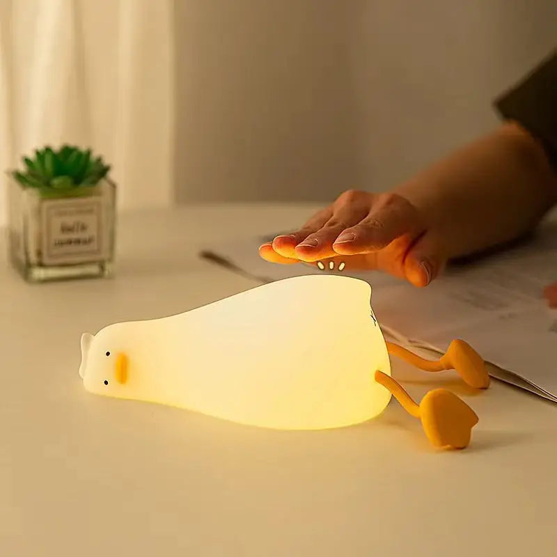 Veilleuse enfant lapin dans un restaurant
