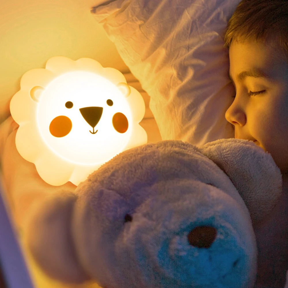 veilleuse lion bebe dans une chambre