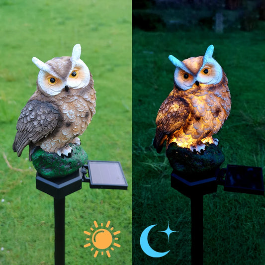 hibou pelouse veilleuse dans un jardin 