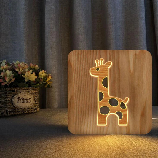 grande girafe veilleuse dans un salon 