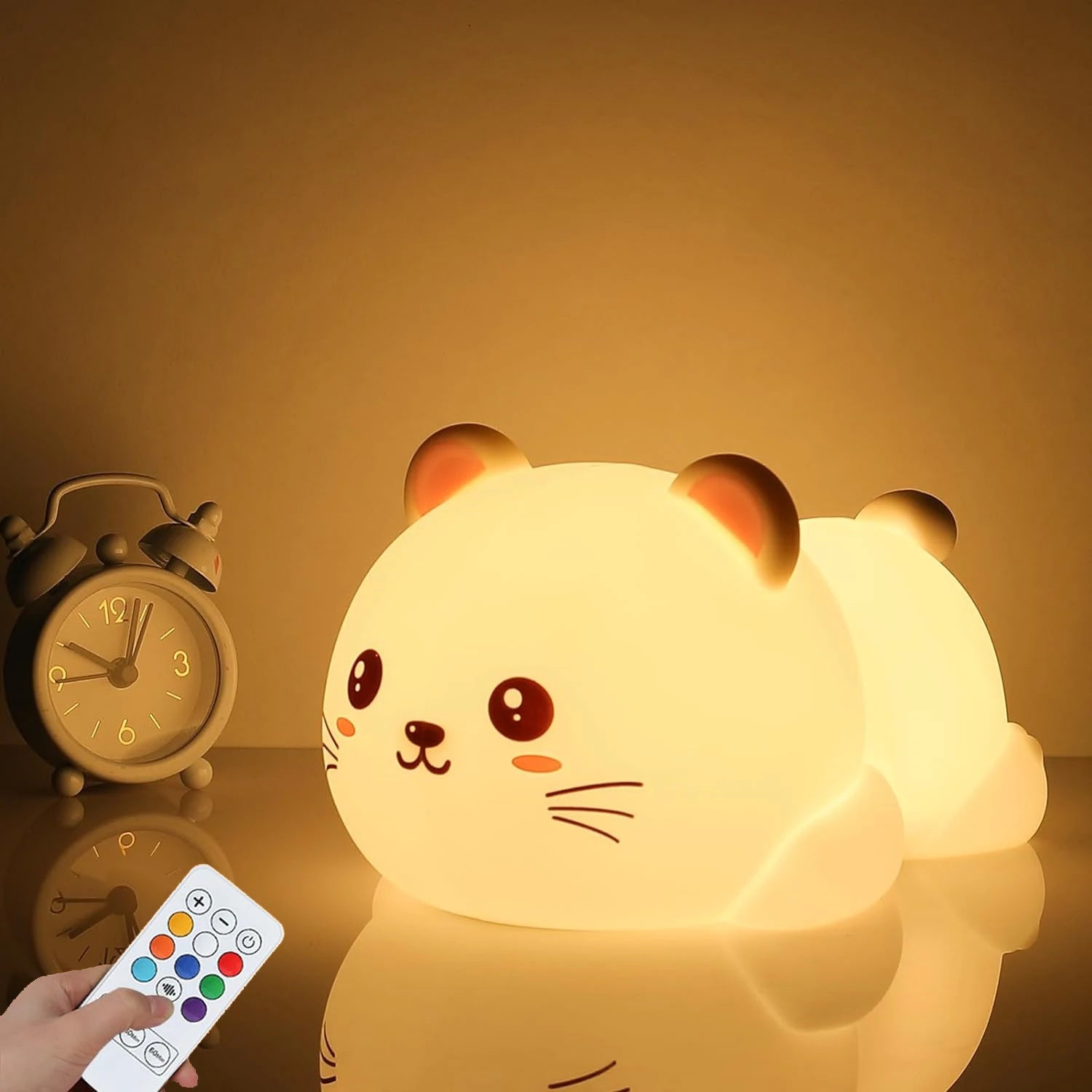 Veilleuse Chat télécommande dans un salon 